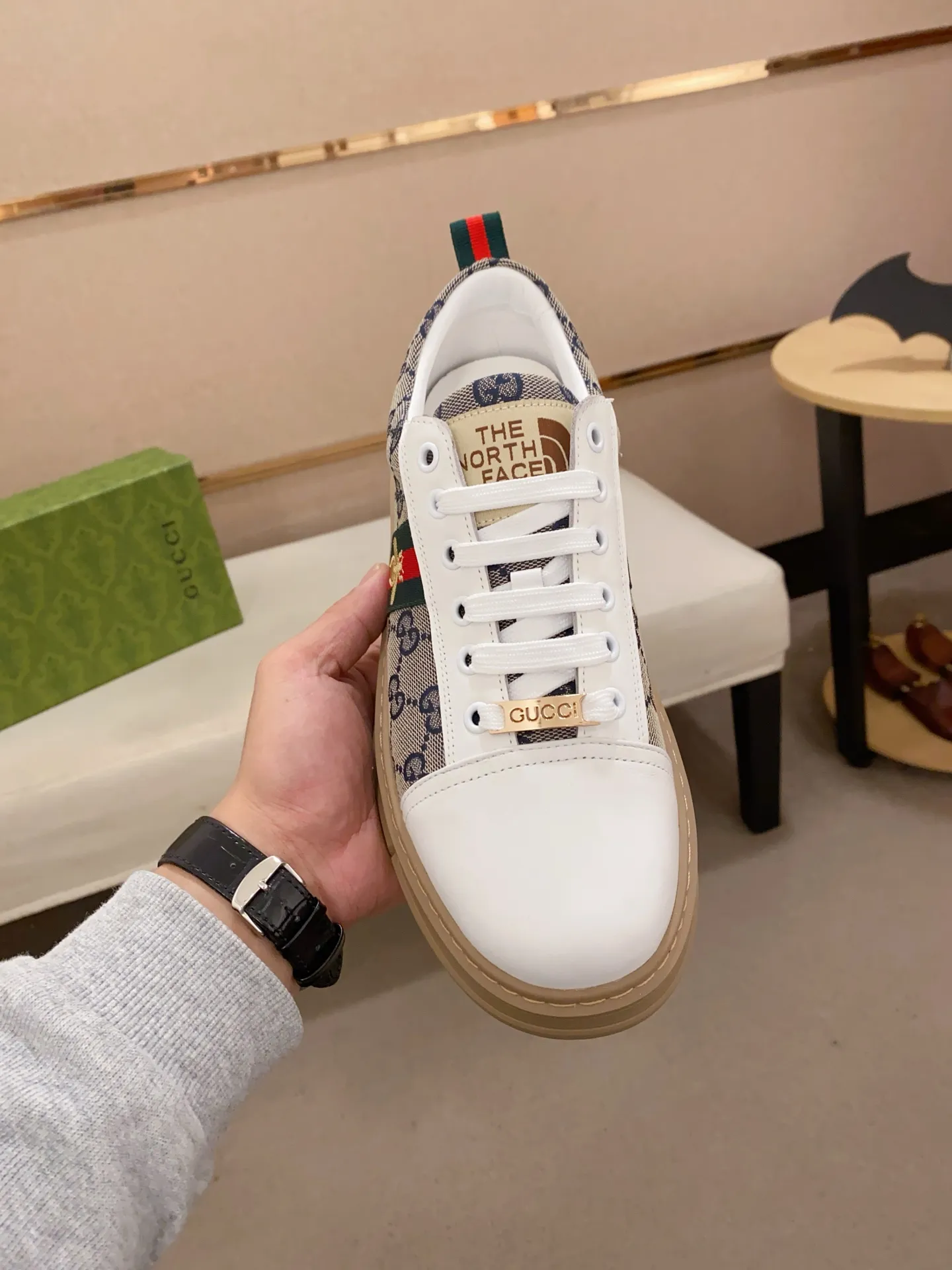 Men's clothing and shoes💰:400💰 (GUCCI) The latest model from the official website 🎁🎁Casual and fashionable men's shoes👟, hot style💥The version is simple and elegant, exclusive for trendy men. Unique latest brand elements from the official website👑Original decoration, fashionable and generous, the fabric is original cowhide ✅Sheepskin lining, the official website specifies wear-resistant casual outsole, the classic model is taken in kind at the counter🎬38-44 (45 is not returned or exchanged when customized)